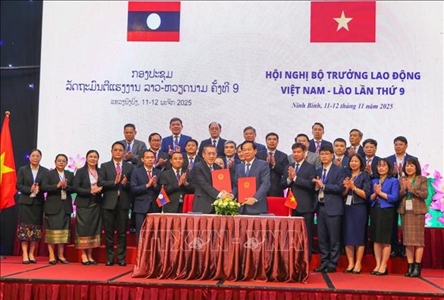 Vietnam, Laos hold 9th ministerial conference on labor in Ninh Binh